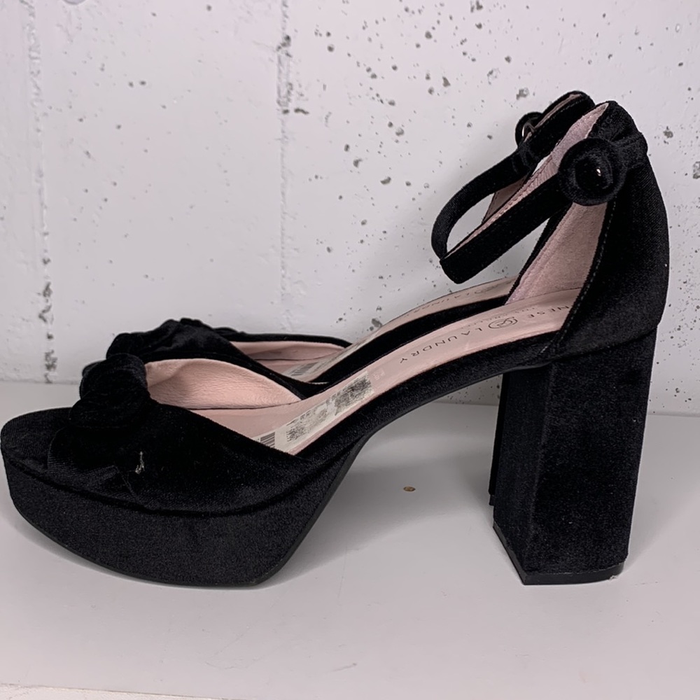 Chinese laundry velvet platform sandals block heel